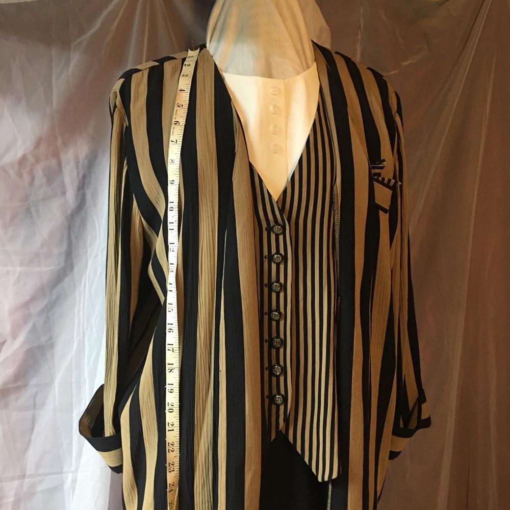 Perceptions- suit coat and skirt. W/ removable bib